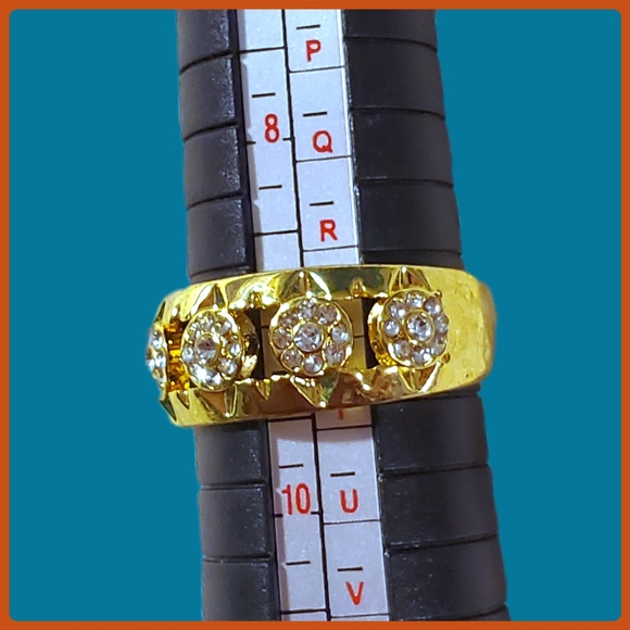 Yellow Goldtone Ring with Faux White Sapphires - Picture 4 of 6